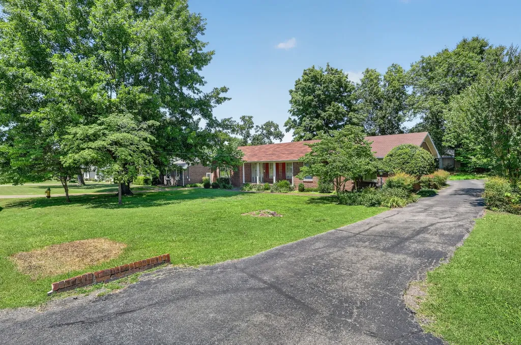 127 Sherry Circle Gallatin TN 37066