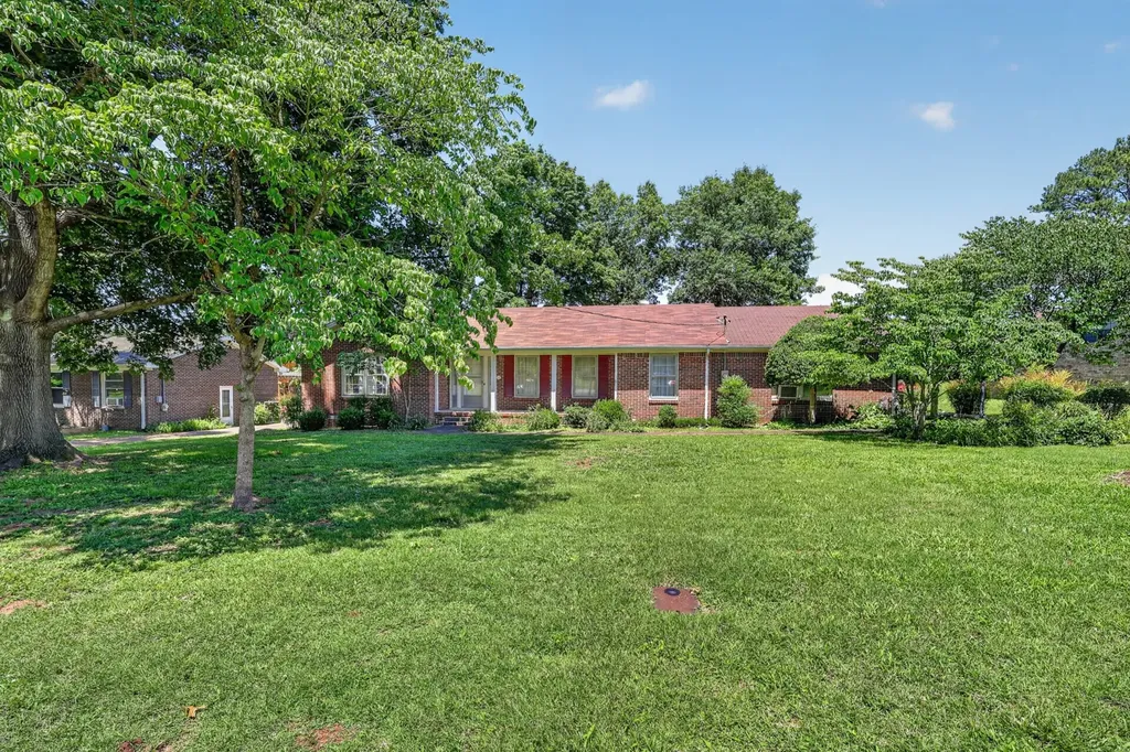 127 Sherry Circle Gallatin TN 37066