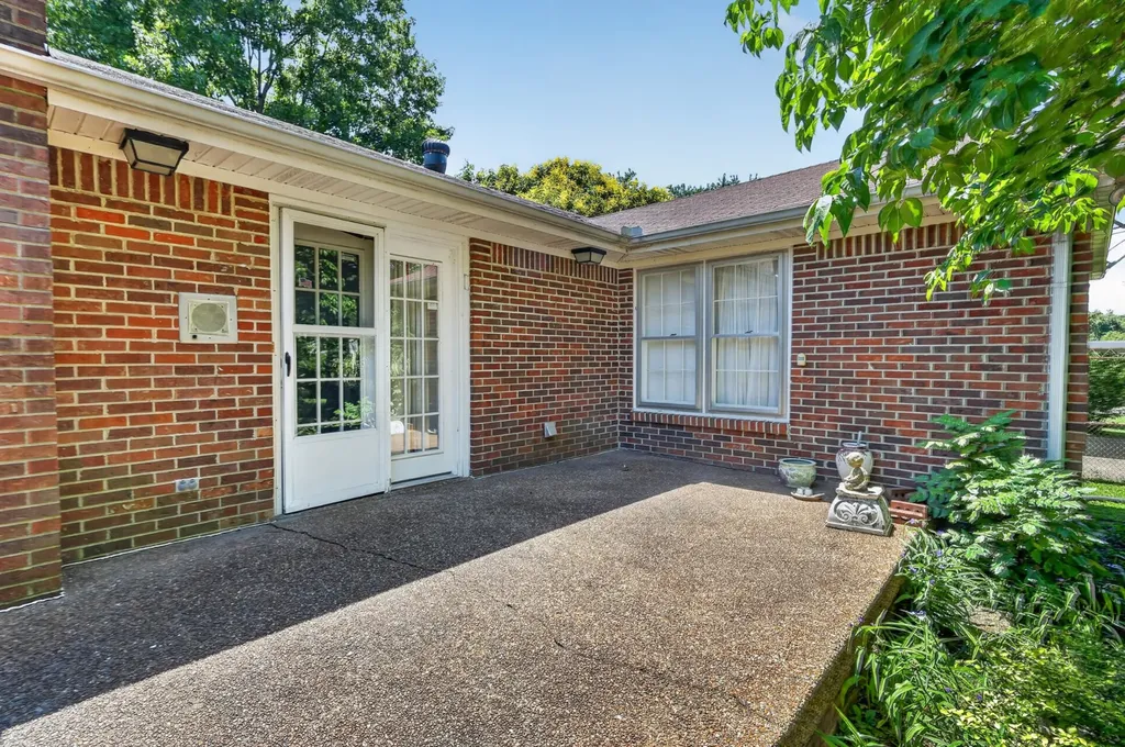 127 Sherry Circle Gallatin TN 37066