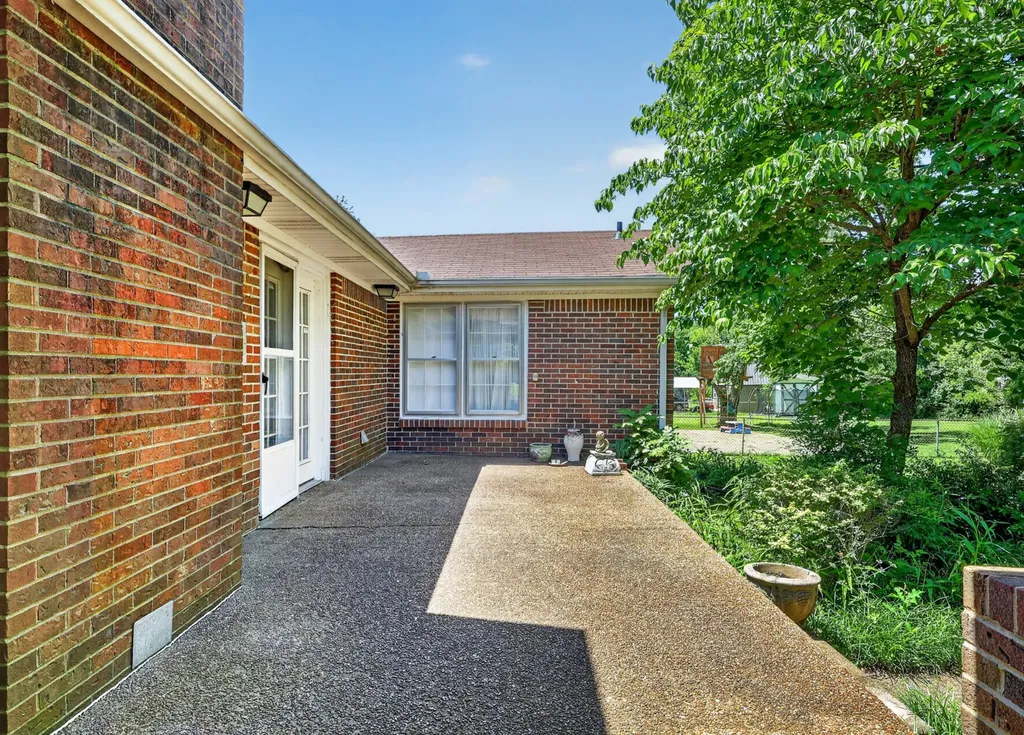 127 Sherry Circle Gallatin TN 37066