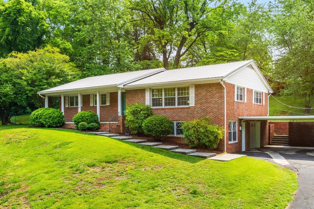 2802 Elm Drive, NE Cleveland TN 37312