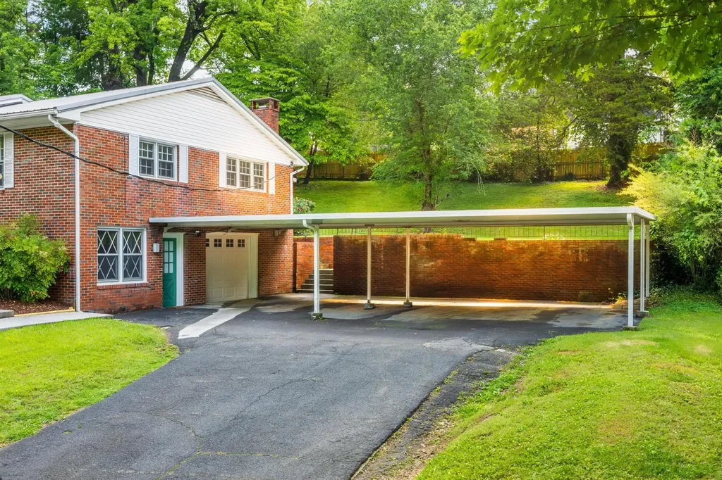 2802 Elm Drive, NE Cleveland TN 37312