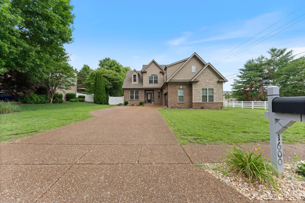 1600 Inverness Drive Spring Hill TN 37174