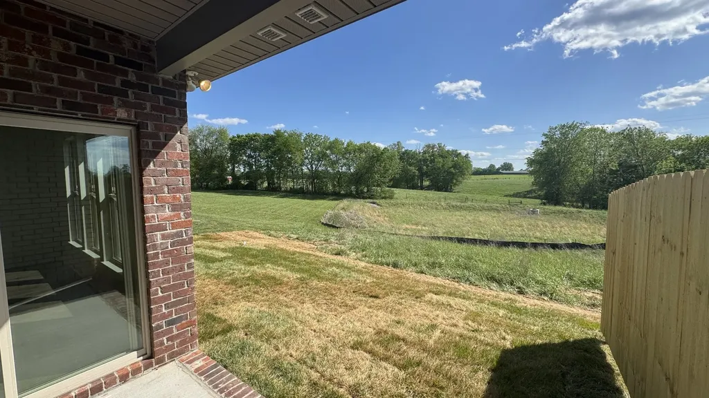 464 W Foxrun Springfield TN 37172