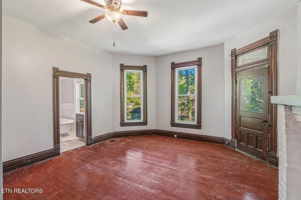 419 W Rockwood Street Rockwood TN 37854