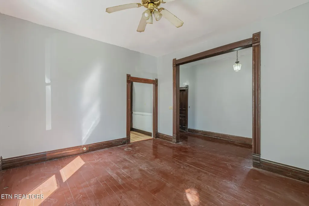 419 W Rockwood Street Rockwood TN 37854