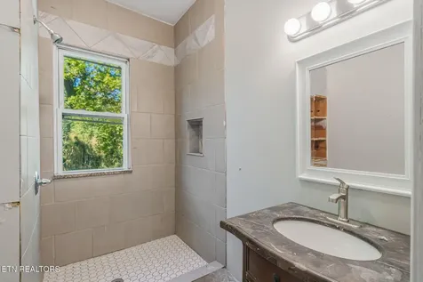 419 W Rockwood Street Rockwood TN 37854