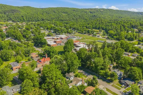 419 W Rockwood Street Rockwood TN 37854