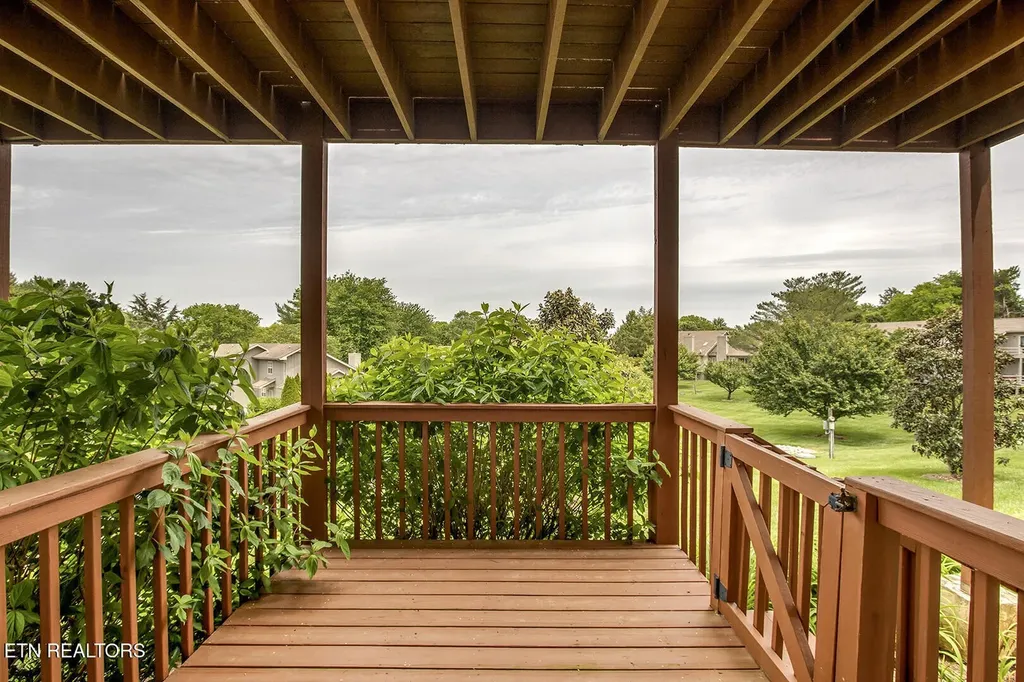 101 Poteau Trace Loudon TN 37774