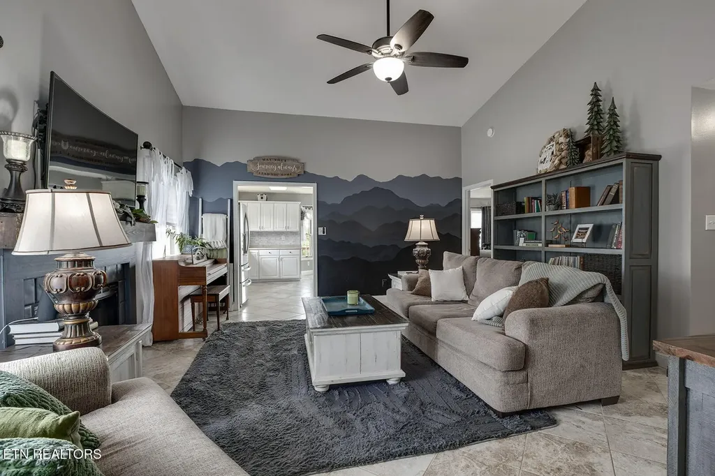 101 Poteau Trace Loudon TN 37774