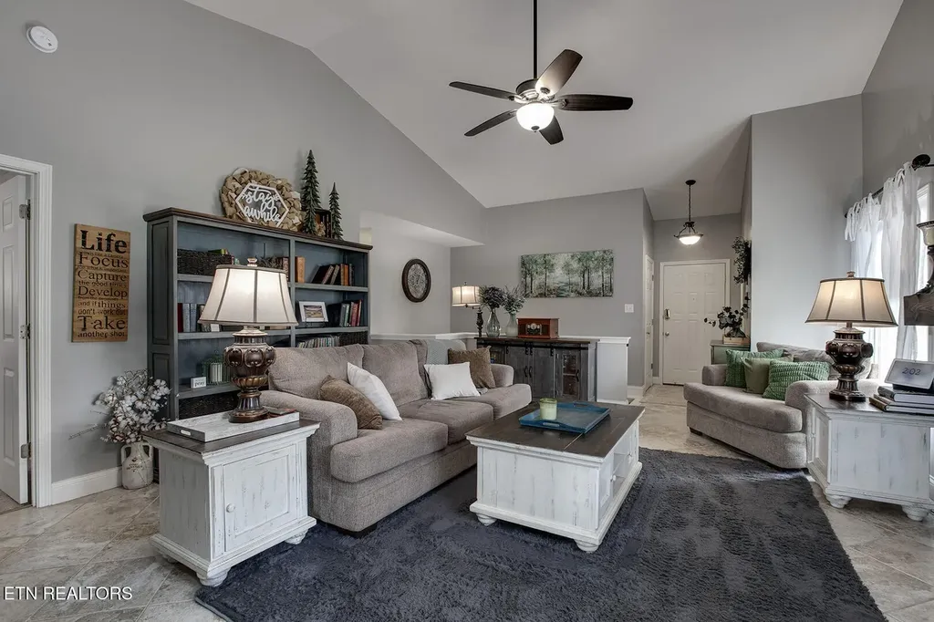 101 Poteau Trace Loudon TN 37774