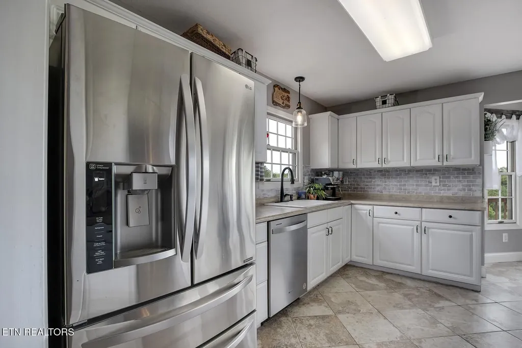 101 Poteau Trace Loudon TN 37774