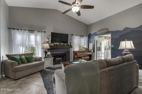 101 Poteau Trace Loudon TN 37774