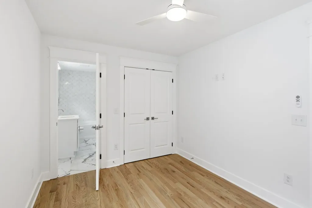 2006B 10th Ave, N Nashville TN 37208