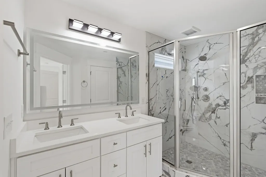 2006B 10th Ave, N Nashville TN 37208