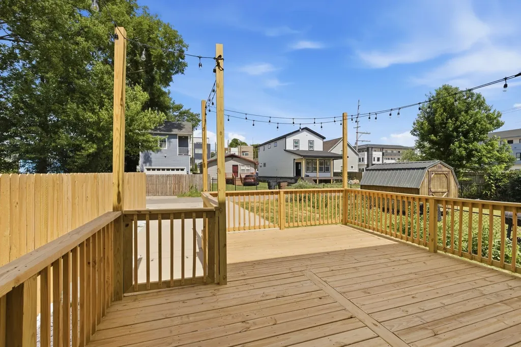 2006B 10th Ave, N Nashville TN 37208