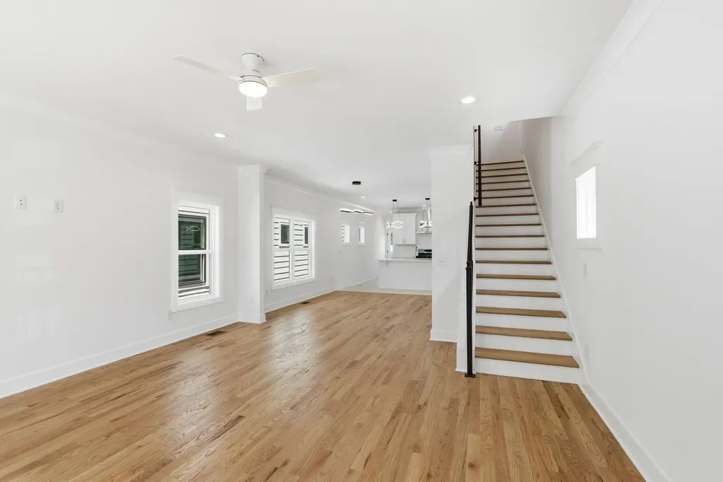 2006B 10th Ave, N Nashville TN 37208
