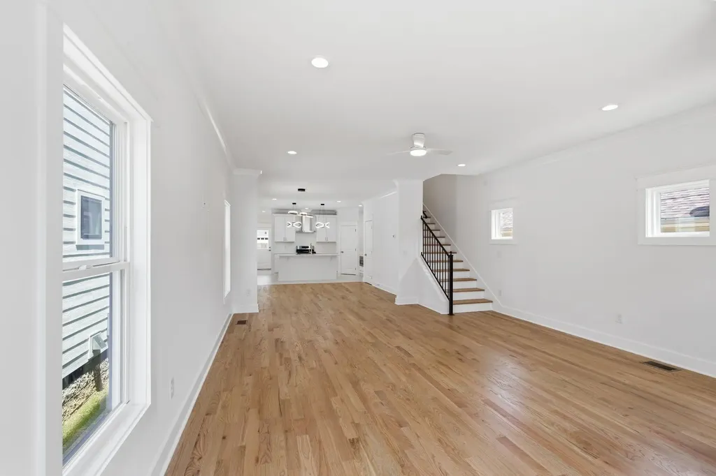 2006B 10th Ave, N Nashville TN 37208