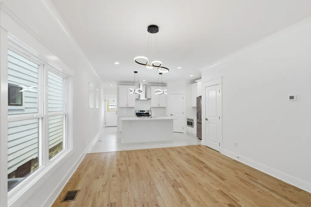 2006B 10th Ave, N Nashville TN 37208