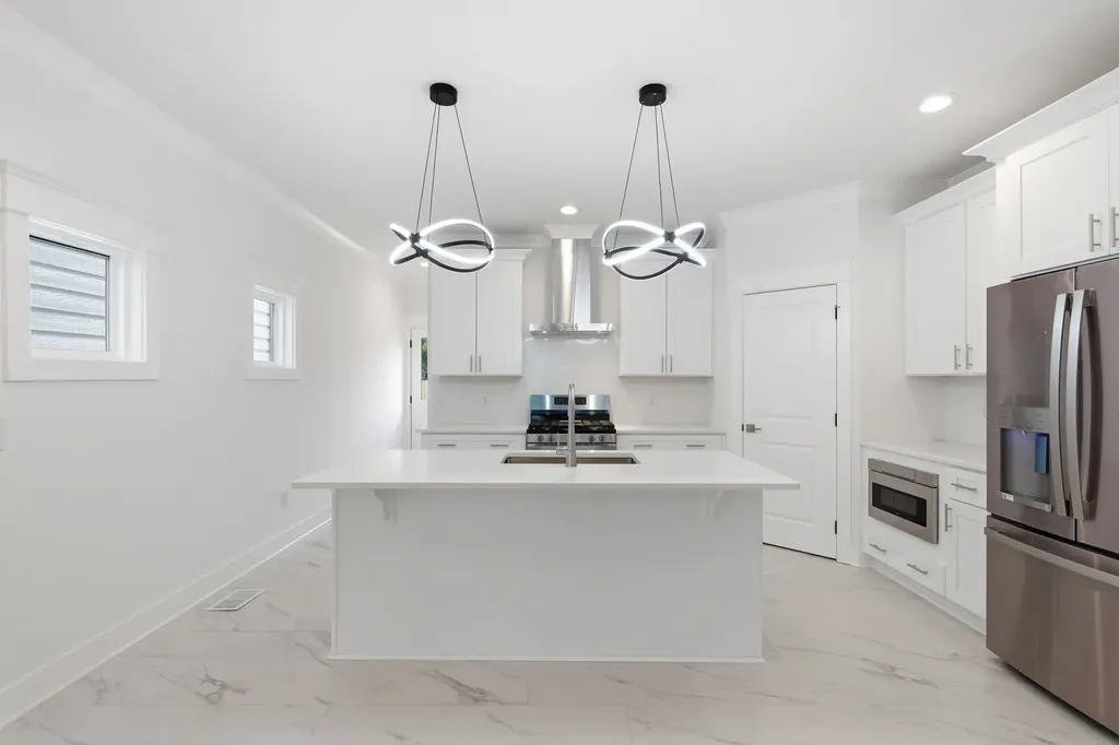 2006B 10th Ave, N Nashville TN 37208