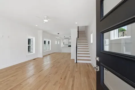 2006B 10th Ave, N Nashville TN 37208