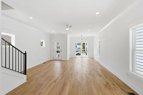 2006B 10th Ave, N Nashville TN 37208