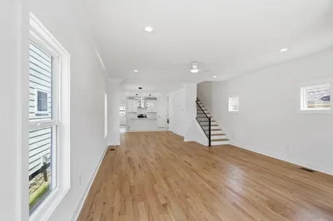 2006B 10th Ave, N Nashville TN 37208
