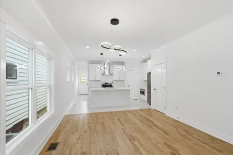 2006B 10th Ave, N Nashville TN 37208