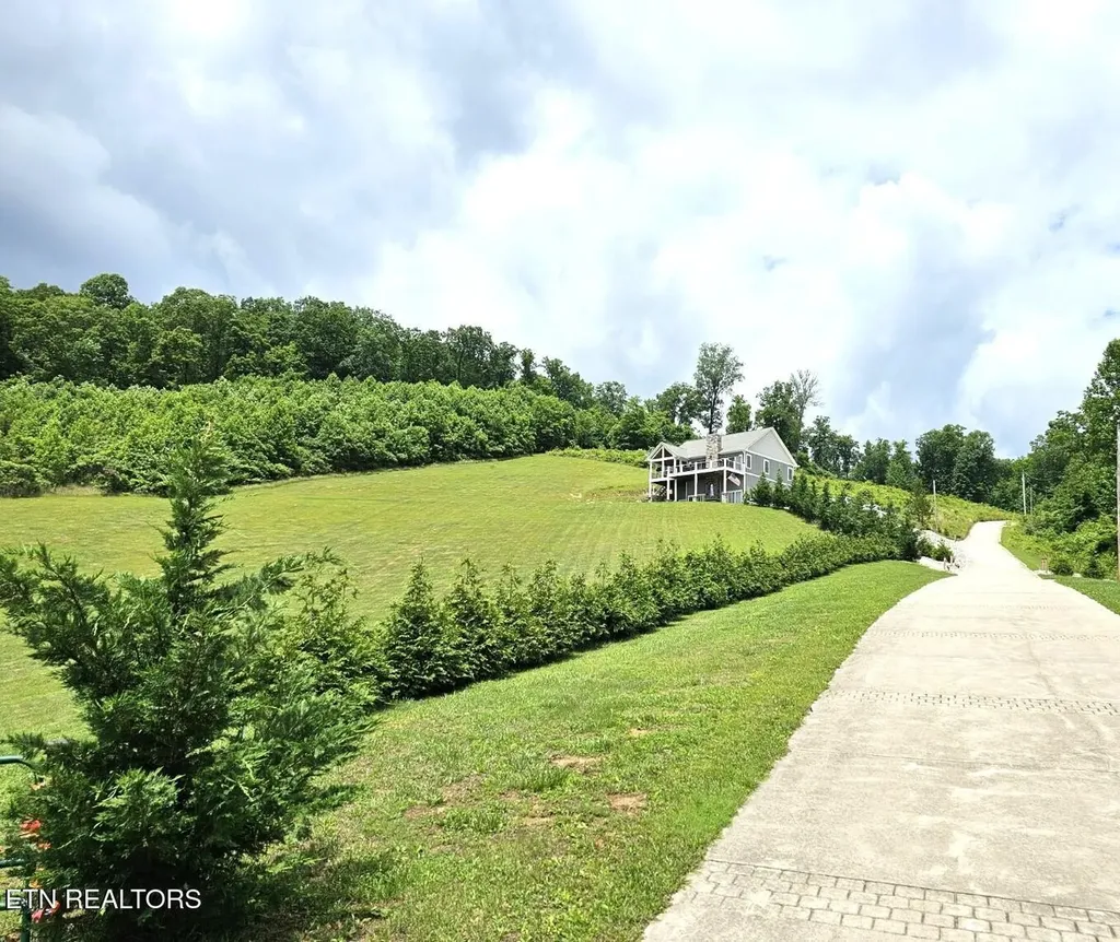 301 Mountain Way Sharps Chapel TN 37866