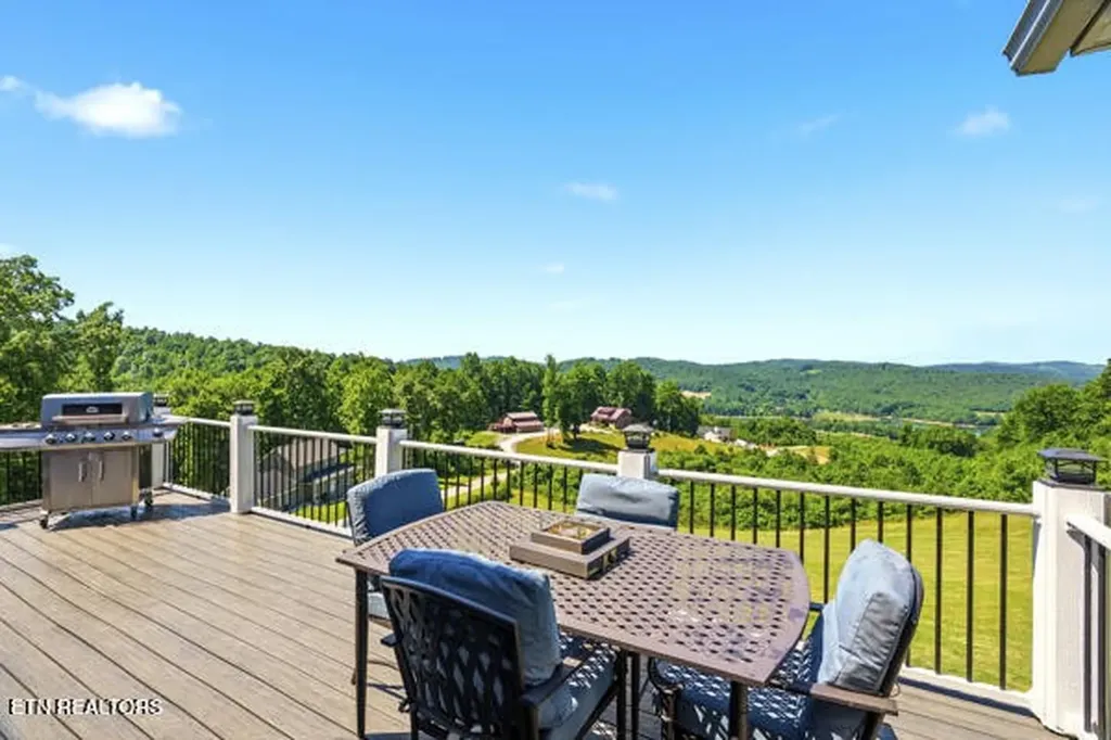 301 Mountain Way Sharps Chapel TN 37866