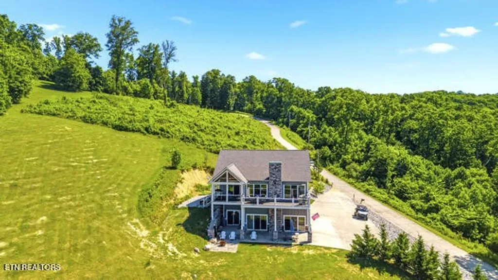 301 Mountain Way Sharps Chapel TN 37866