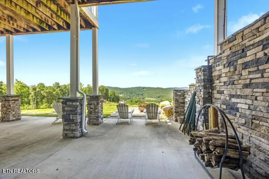 301 Mountain Way Sharps Chapel TN 37866