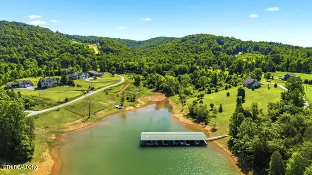 301 Mountain Way Sharps Chapel TN 37866