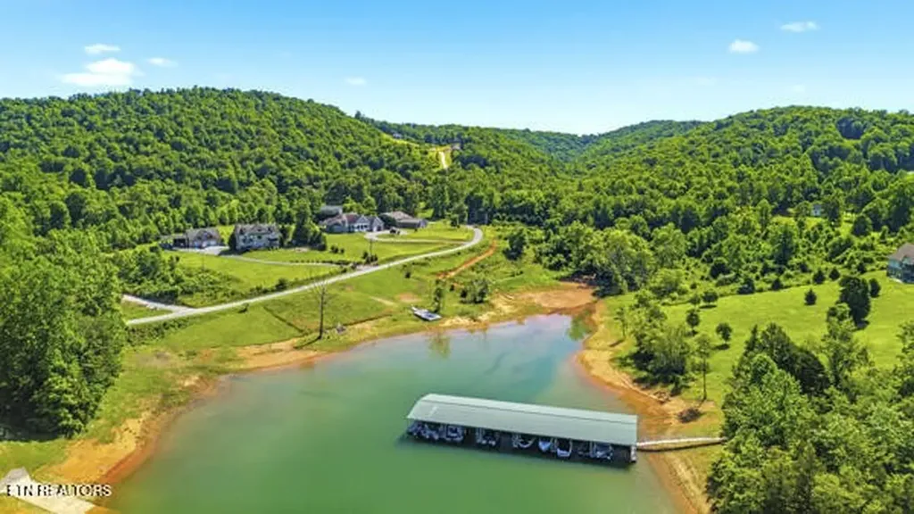 301 Mountain Way Sharps Chapel TN 37866