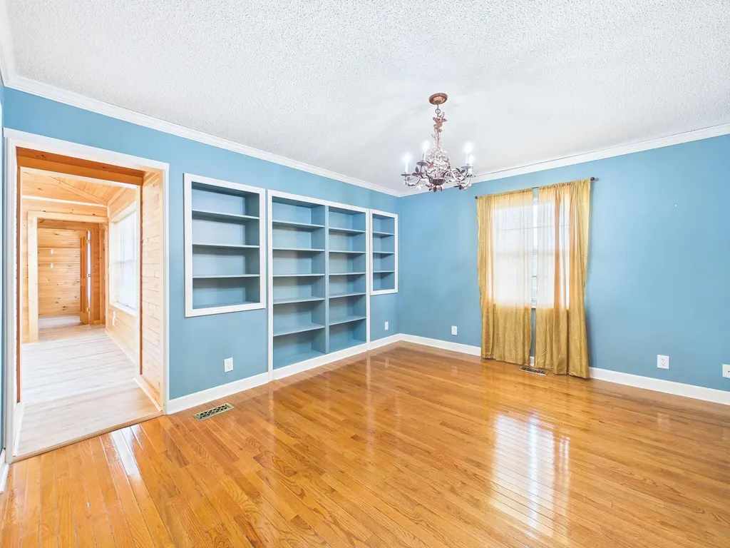 228 County Road 326 Sweetwater TN 37874
