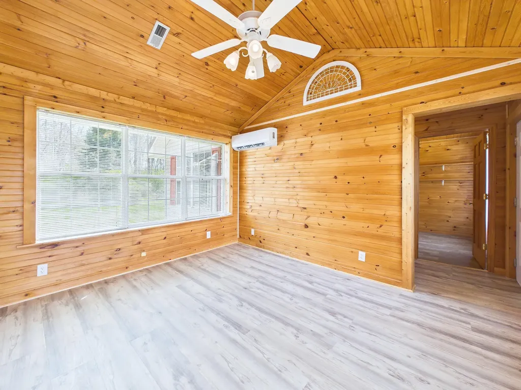 228 County Road 326 Sweetwater TN 37874