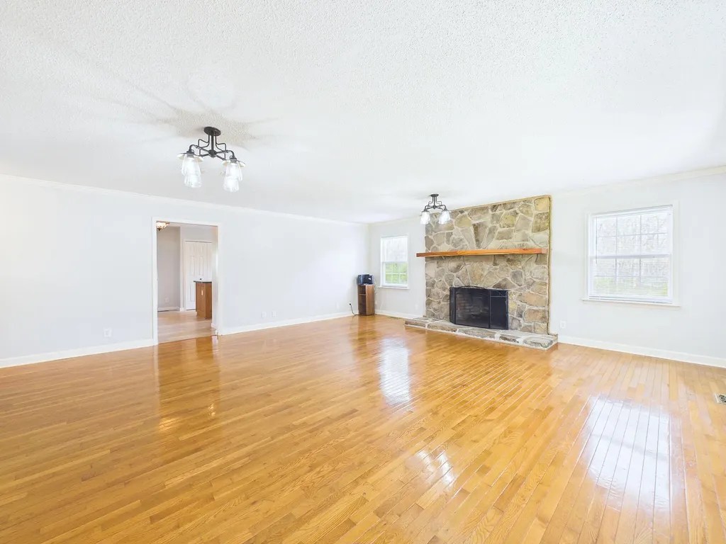 228 County Road 326 Sweetwater TN 37874
