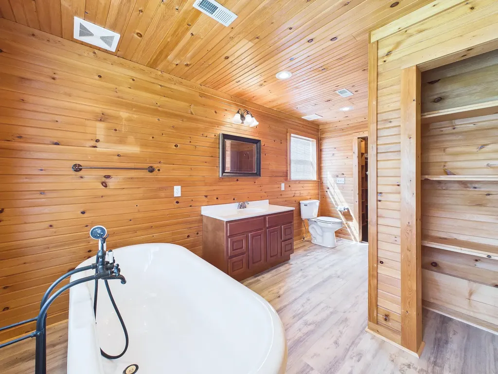 228 County Road 326 Sweetwater TN 37874
