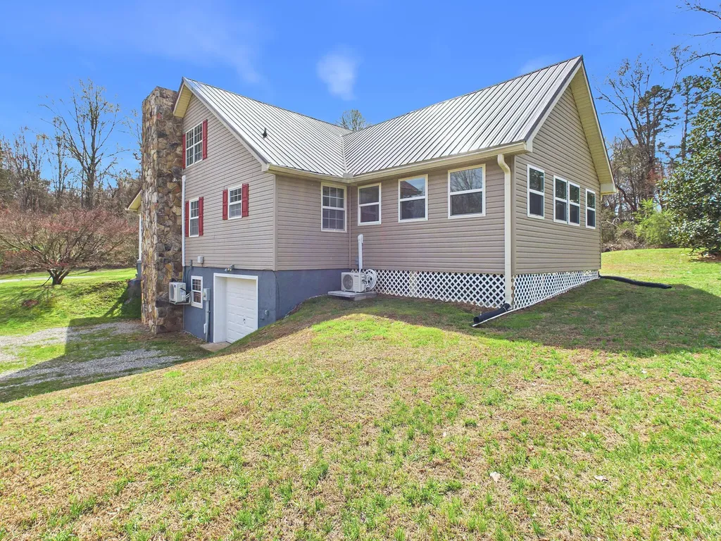 228 County Road 326 Sweetwater TN 37874