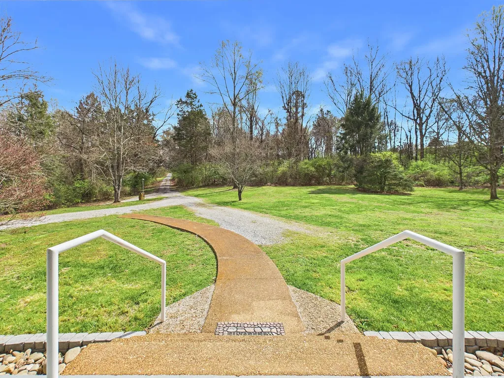 228 County Road 326 Sweetwater TN 37874