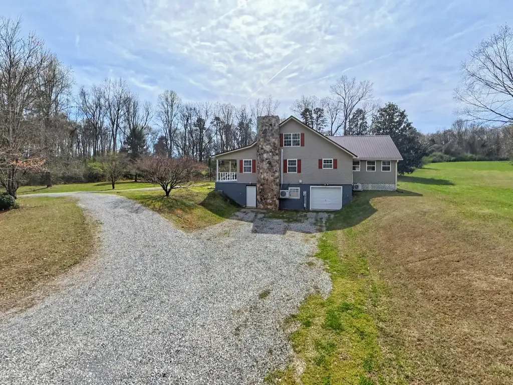 228 County Road 326 Sweetwater TN 37874