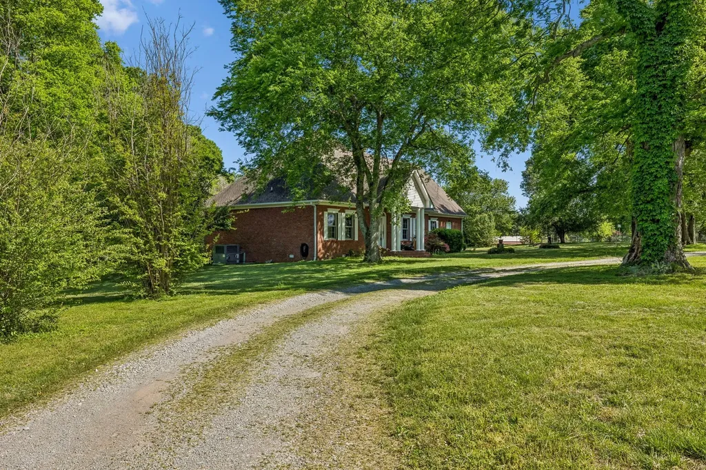 1019 Hilton Lane Castalian Springs TN 37031