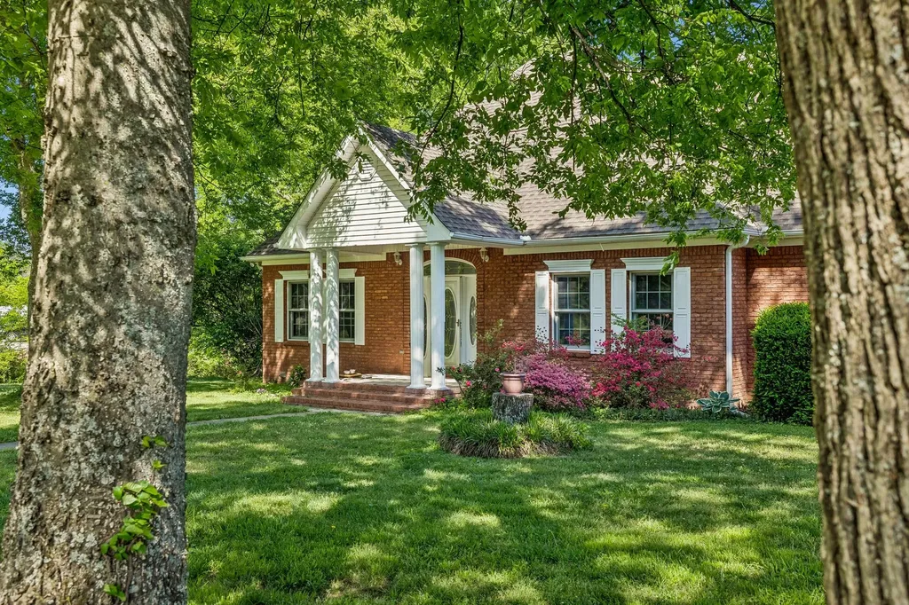 1019 Hilton Lane Castalian Springs TN 37031