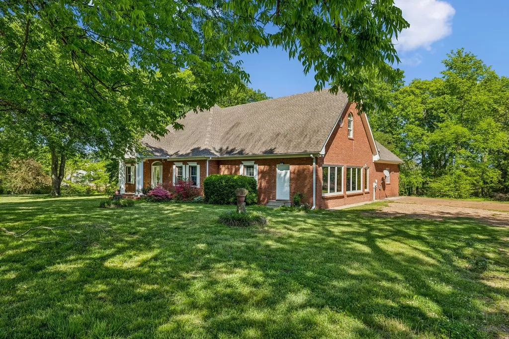 1019 Hilton Lane Castalian Springs TN 37031