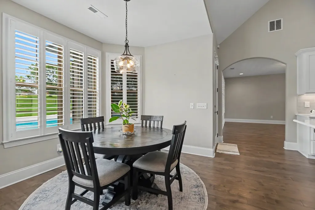 98 Mulberry Grove Gallatin TN 37066