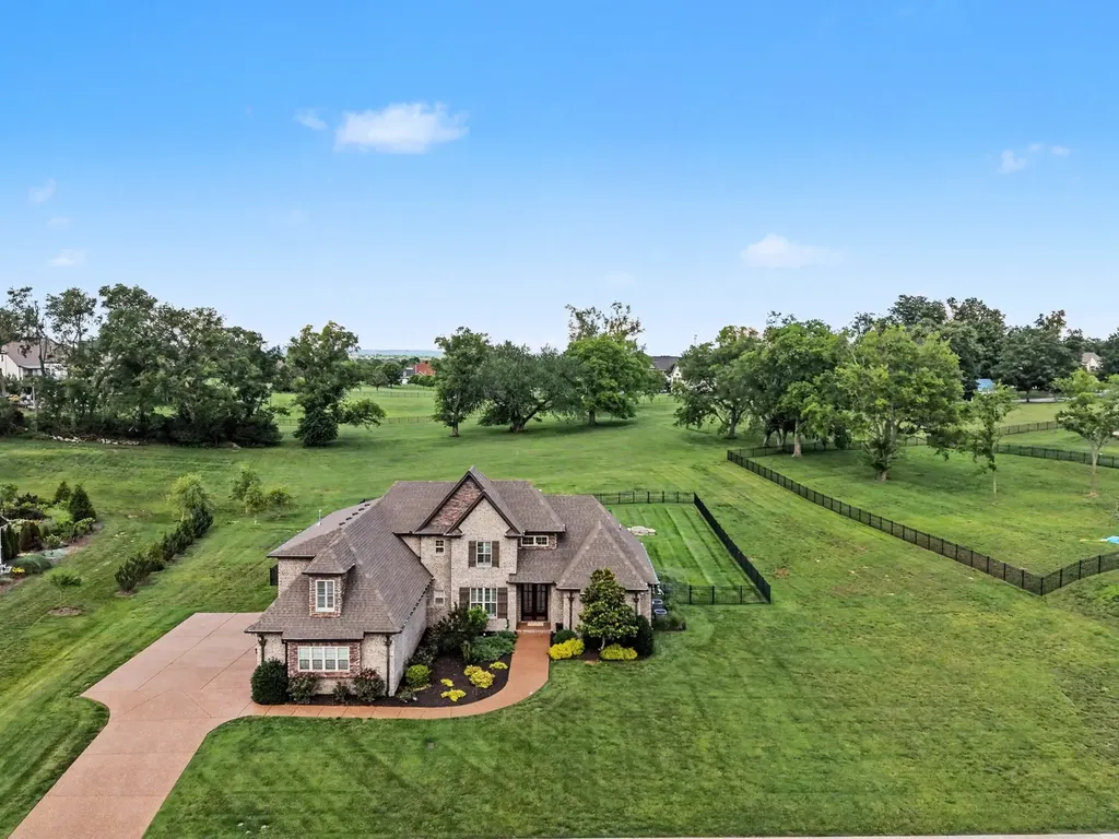 98 Mulberry Grove Gallatin TN 37066