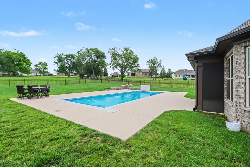 98 Mulberry Grove Gallatin TN 37066
