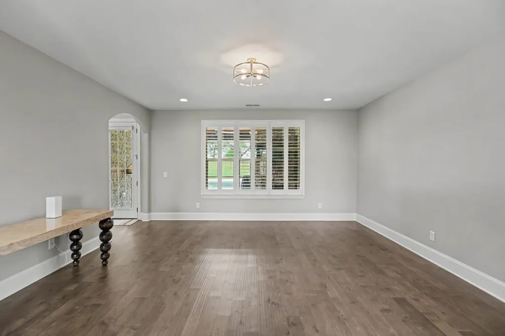 98 Mulberry Grove Gallatin TN 37066