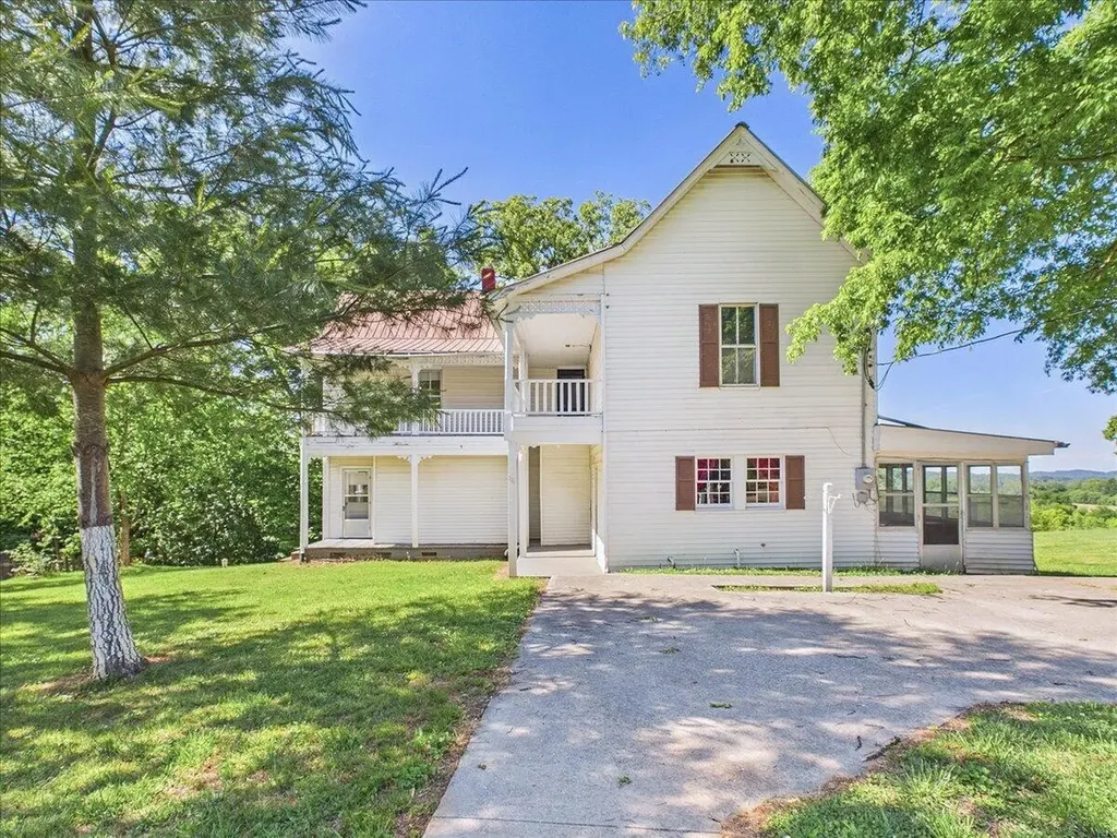 111 Bryan Hill Drive Tellico Plains TN 37385
