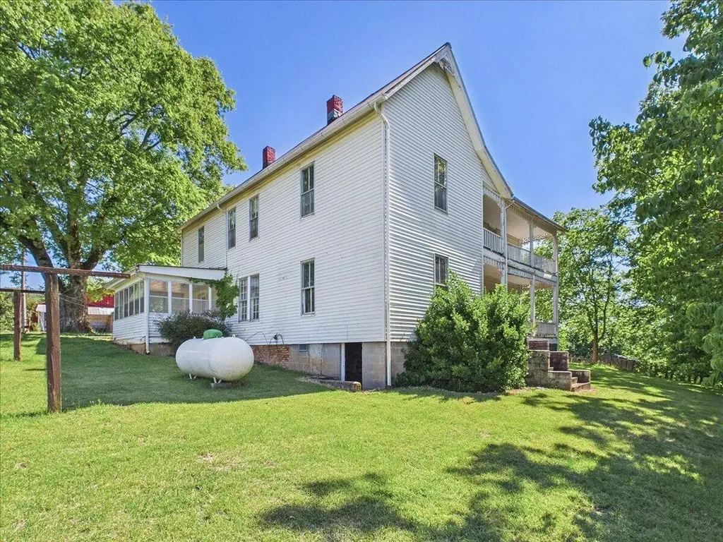111 Bryan Hill Drive Tellico Plains TN 37385